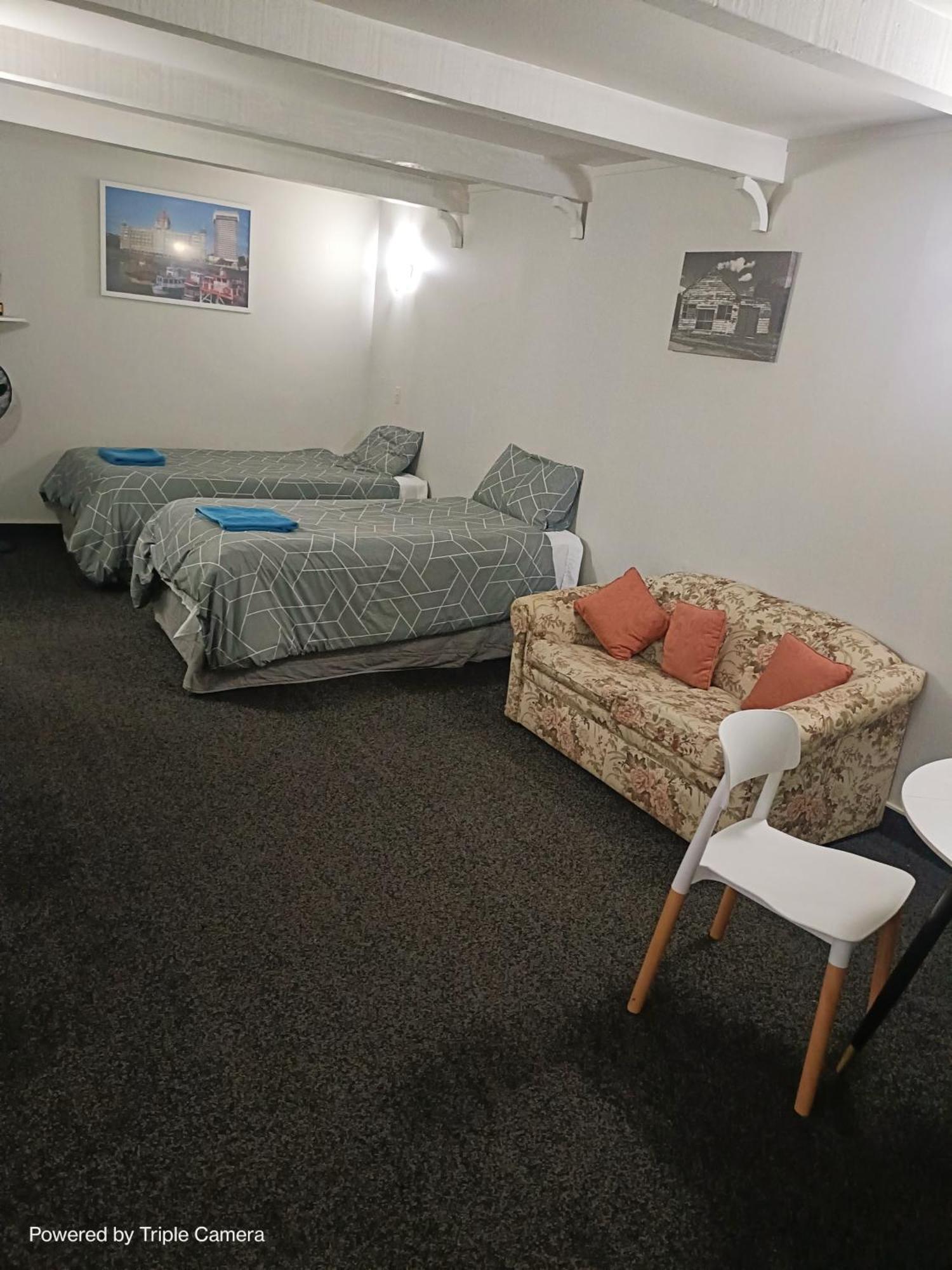 לבין The Cave Motel מראה חיצוני תמונה